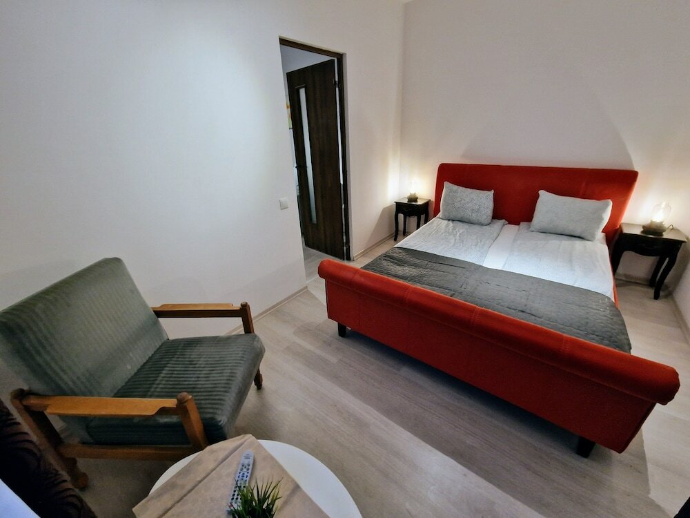 Фото Main Square Apartments & More