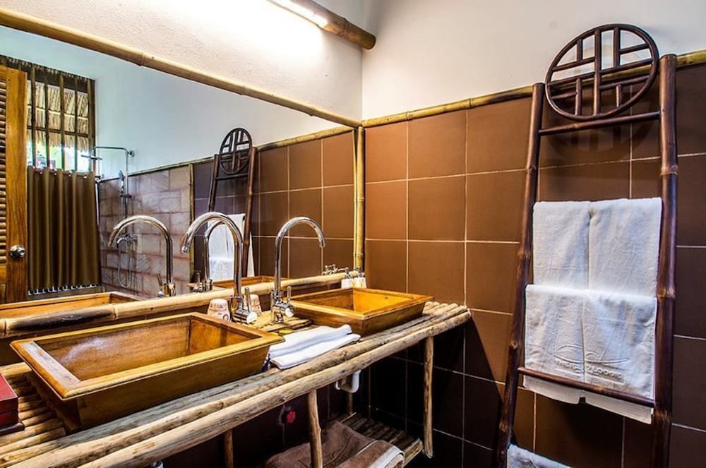 Фото The Island Lodge