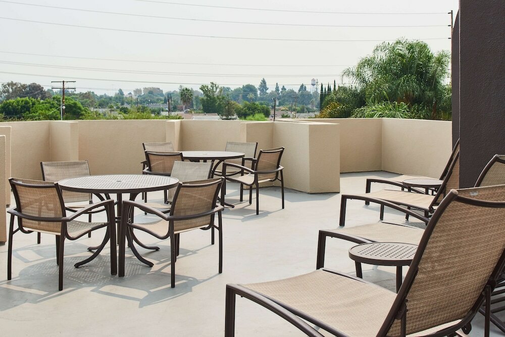 Фото DoubleTree by Hilton Fullerton