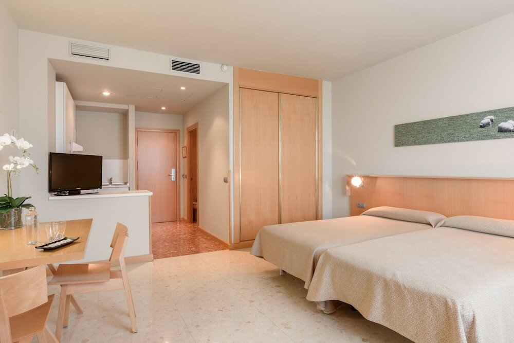 Фото Apartahotel Exe Campus San Mamés