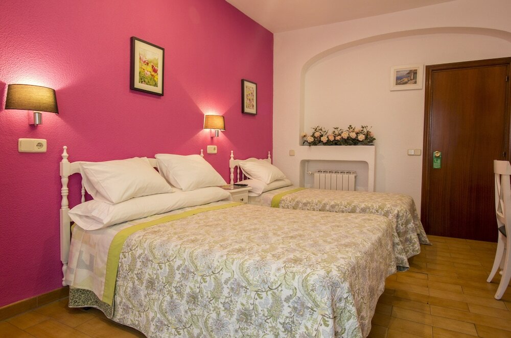 Фото Hostal Los Alpes