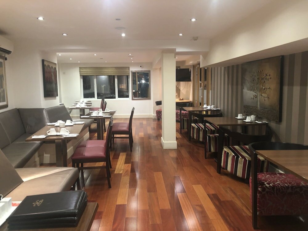 Фото The New London Carlton Hotel & Service Apartments