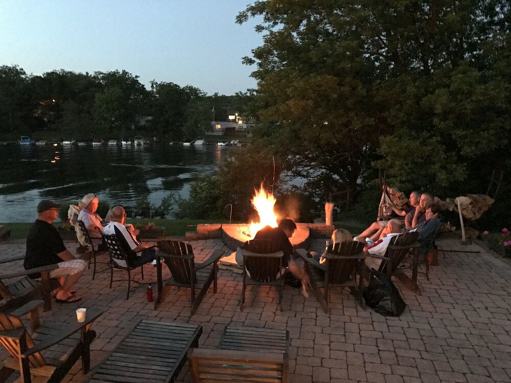 Фото Lake Pointe Inn