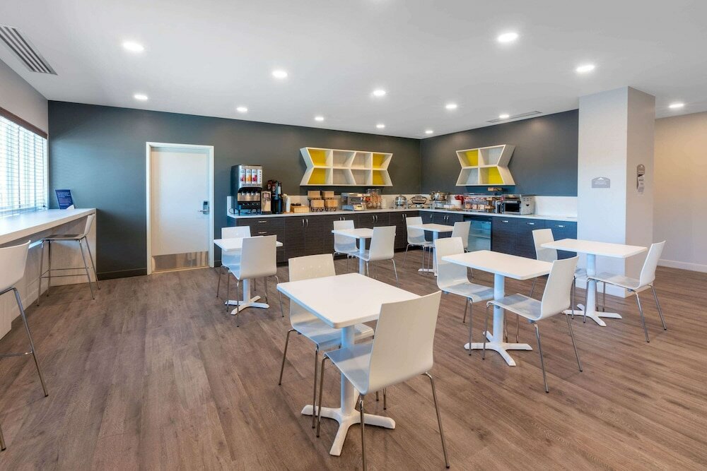 Фото Microtel Inn & Suites by Wyndham Portage La Prairie