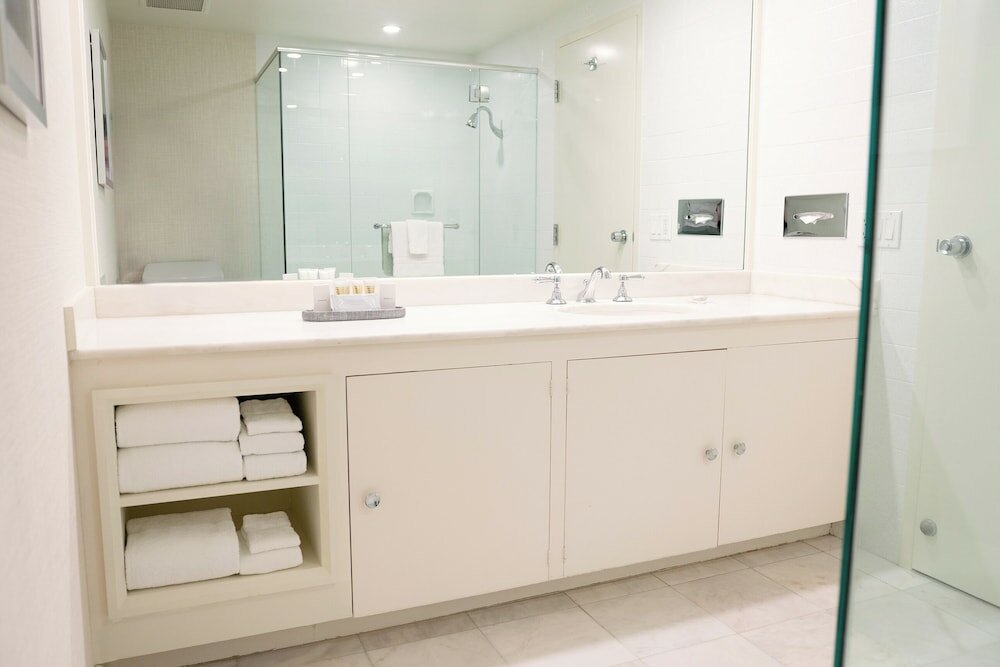 Фото Little America Hotel