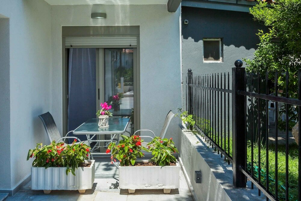 Фото Nymphes Deluxe Accommodation