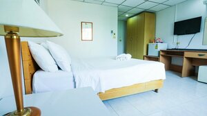 Central Place Hotel (Rayong), hotel