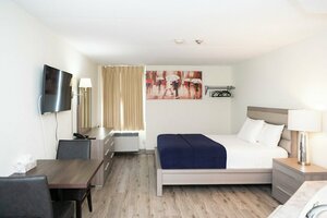 Гостиница Diplomat Inn