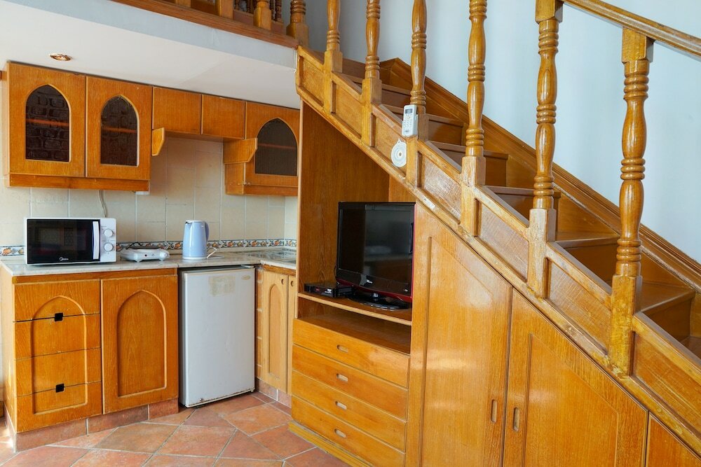 Фото Kuwait Palace Hotel Apartments