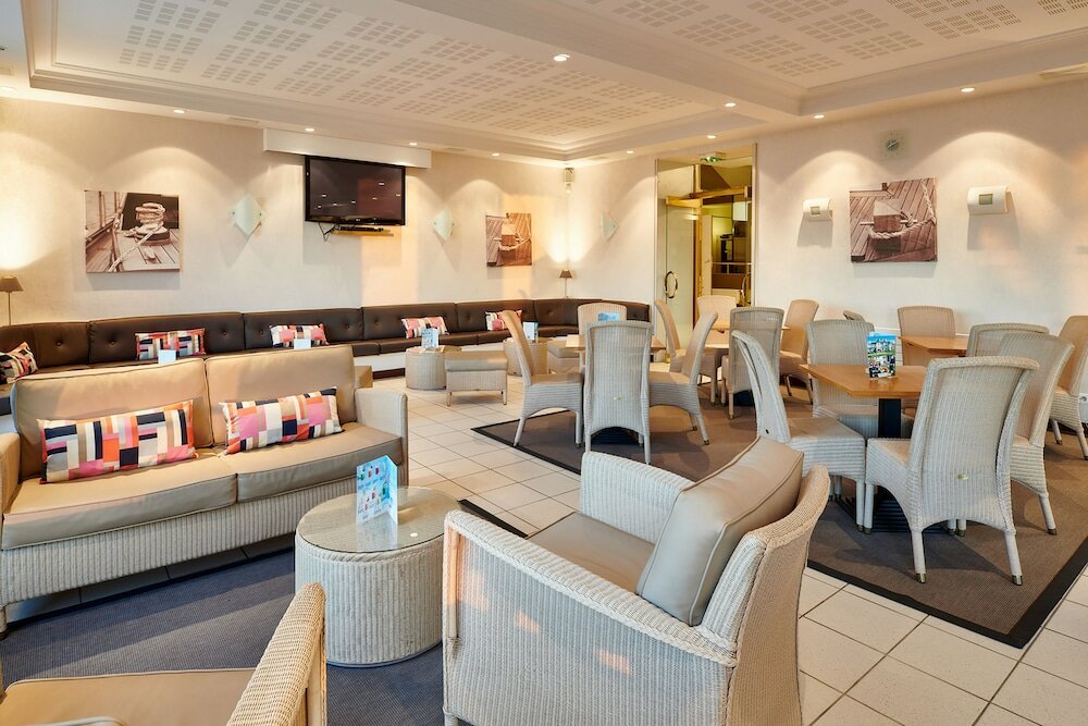 Фото Hôtel Vacances Bleues Villa Caroline