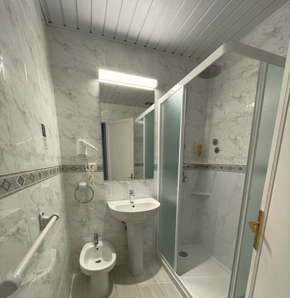 Фото Hotel Roca Bella