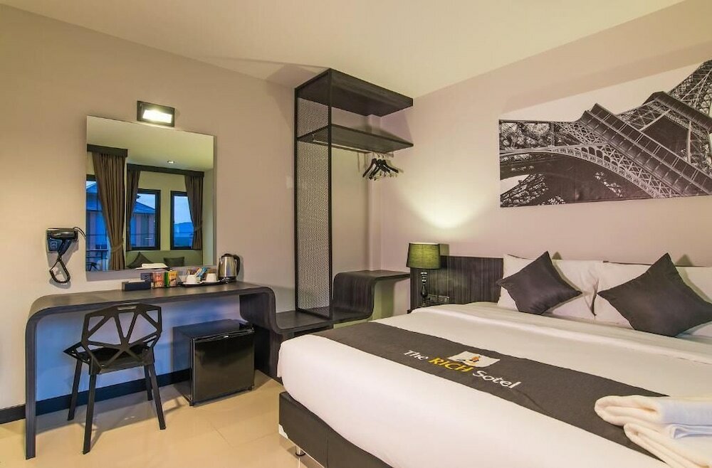 Фото The Rich Sotel