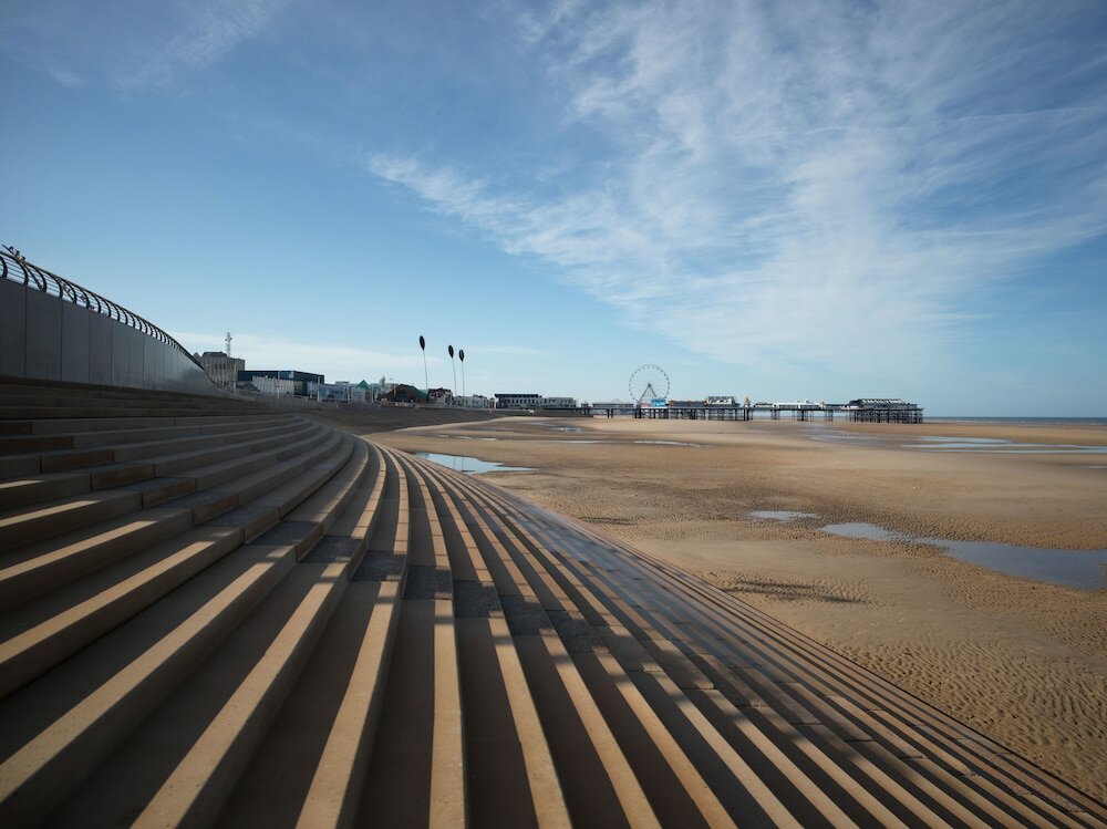 Фото Howarth House Apartments