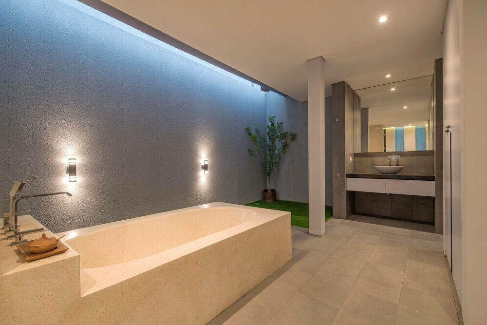 Фото Villa DeDayuh Seminyak