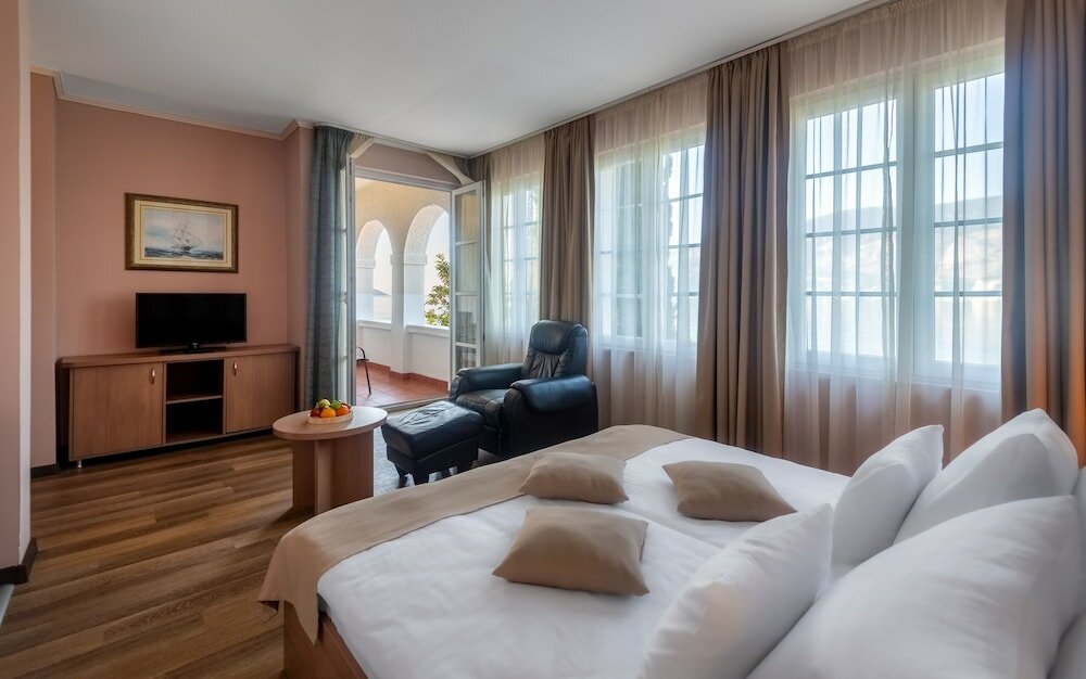 Фото Hunguest Hotel Sun Resort