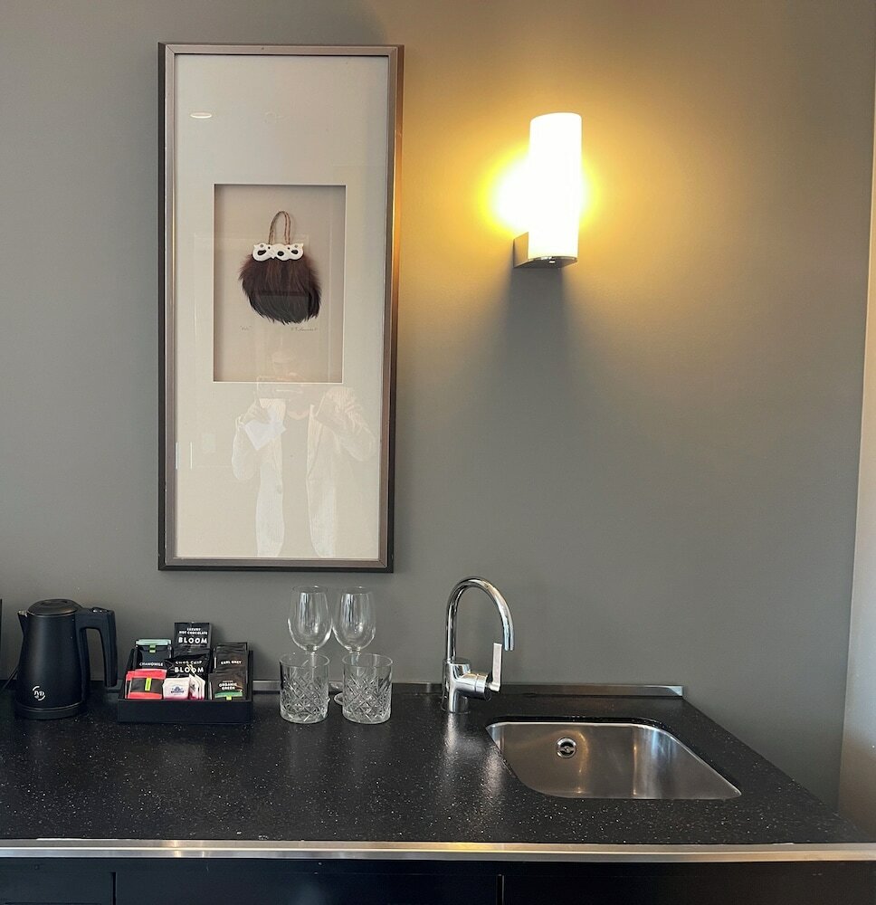 Фото Marsden Viaduct Hotel