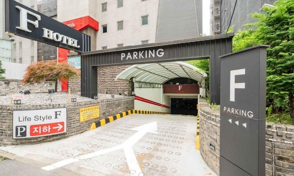 Фото F Hotel Yeongdeungpo
