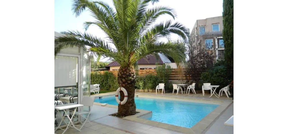 Фото Adonis Arc Hôtel Aix