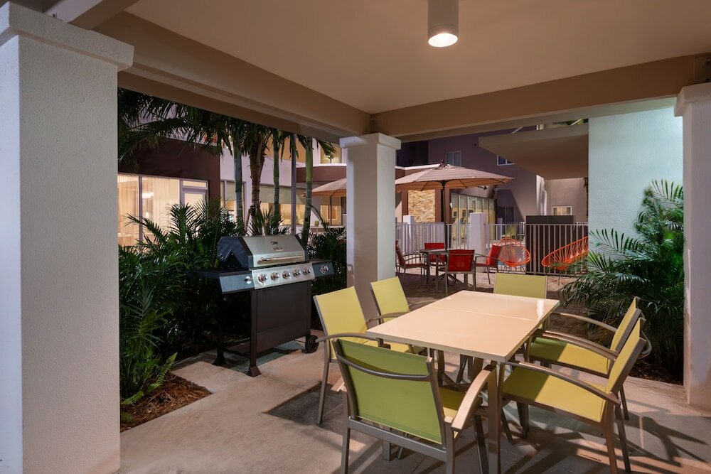 Фото Staybridge Suites Miami International Airport, an Ihg Hotel