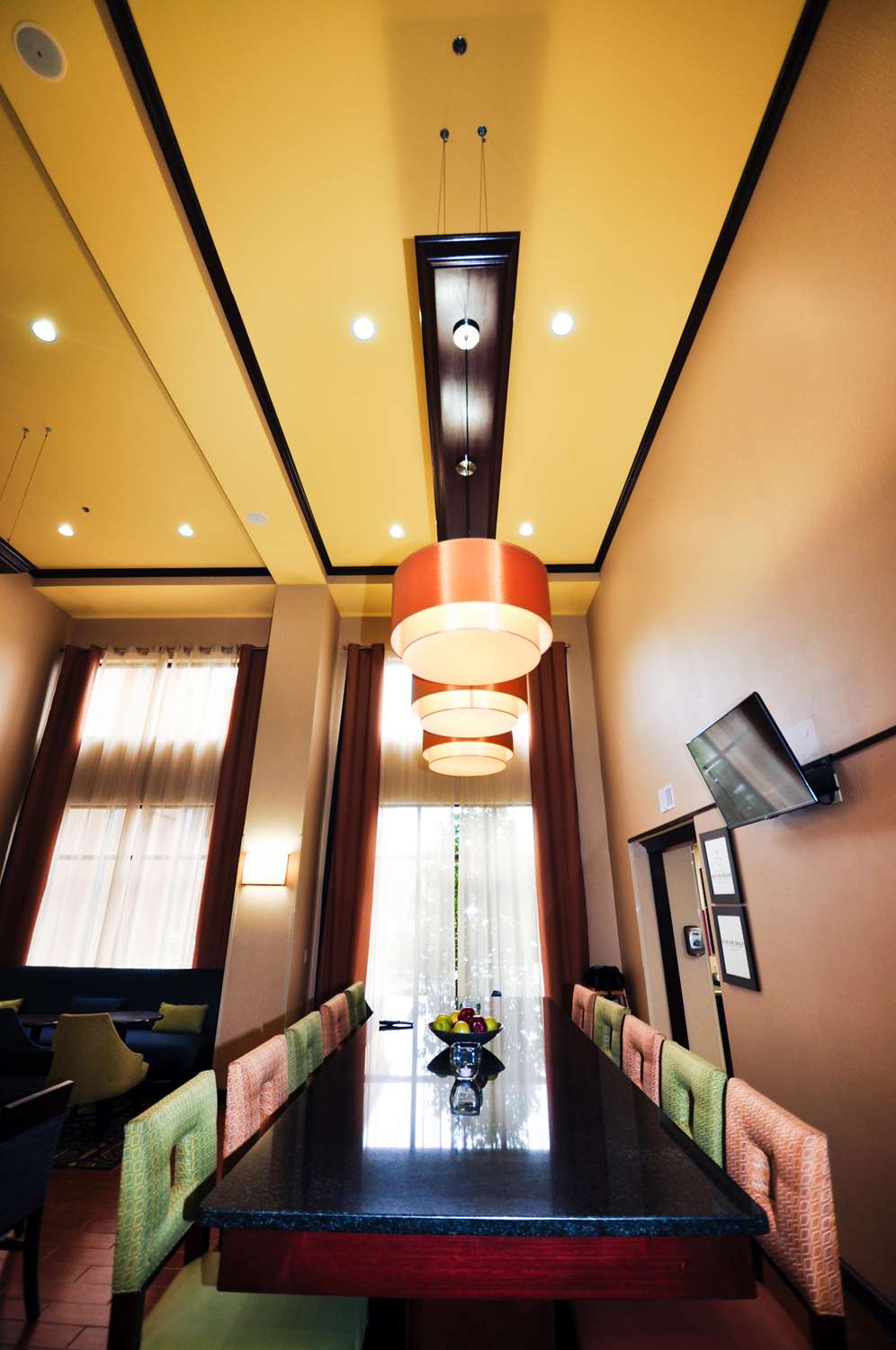 Фото Hampton Inn & Suites Louisville East