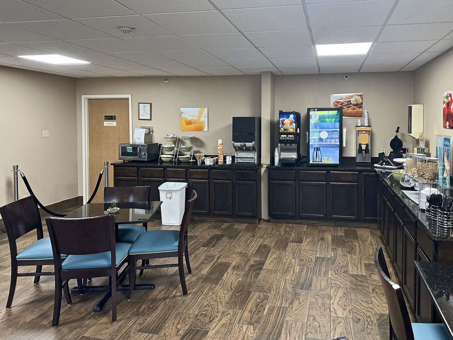 Фото Quality Inn & Suites