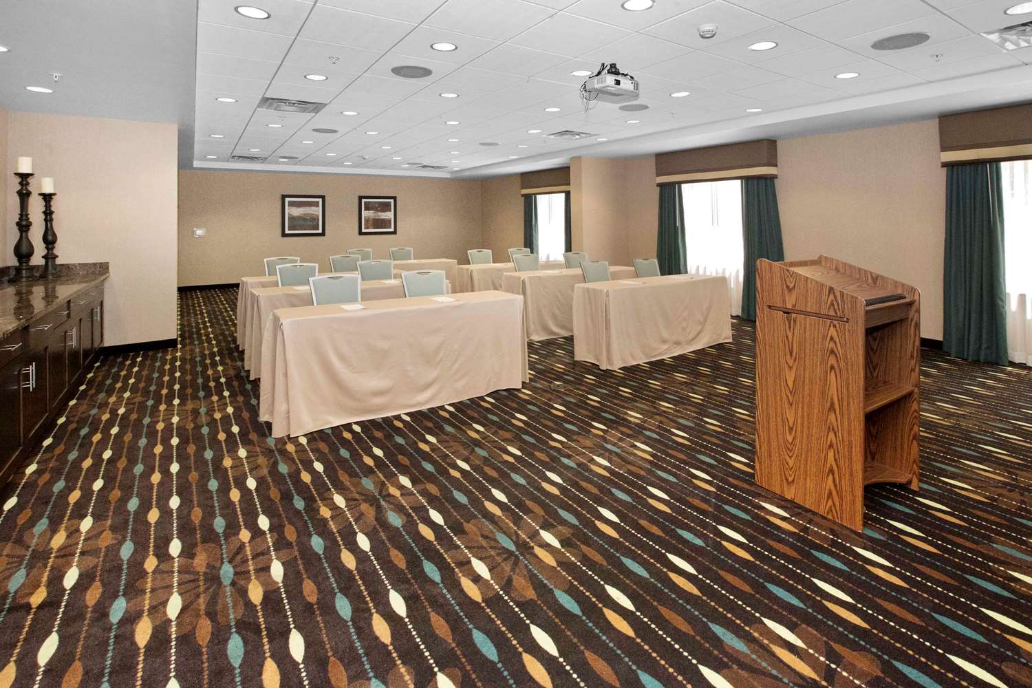 Фото Hampton Inn Pittsburgh-Bridgeville