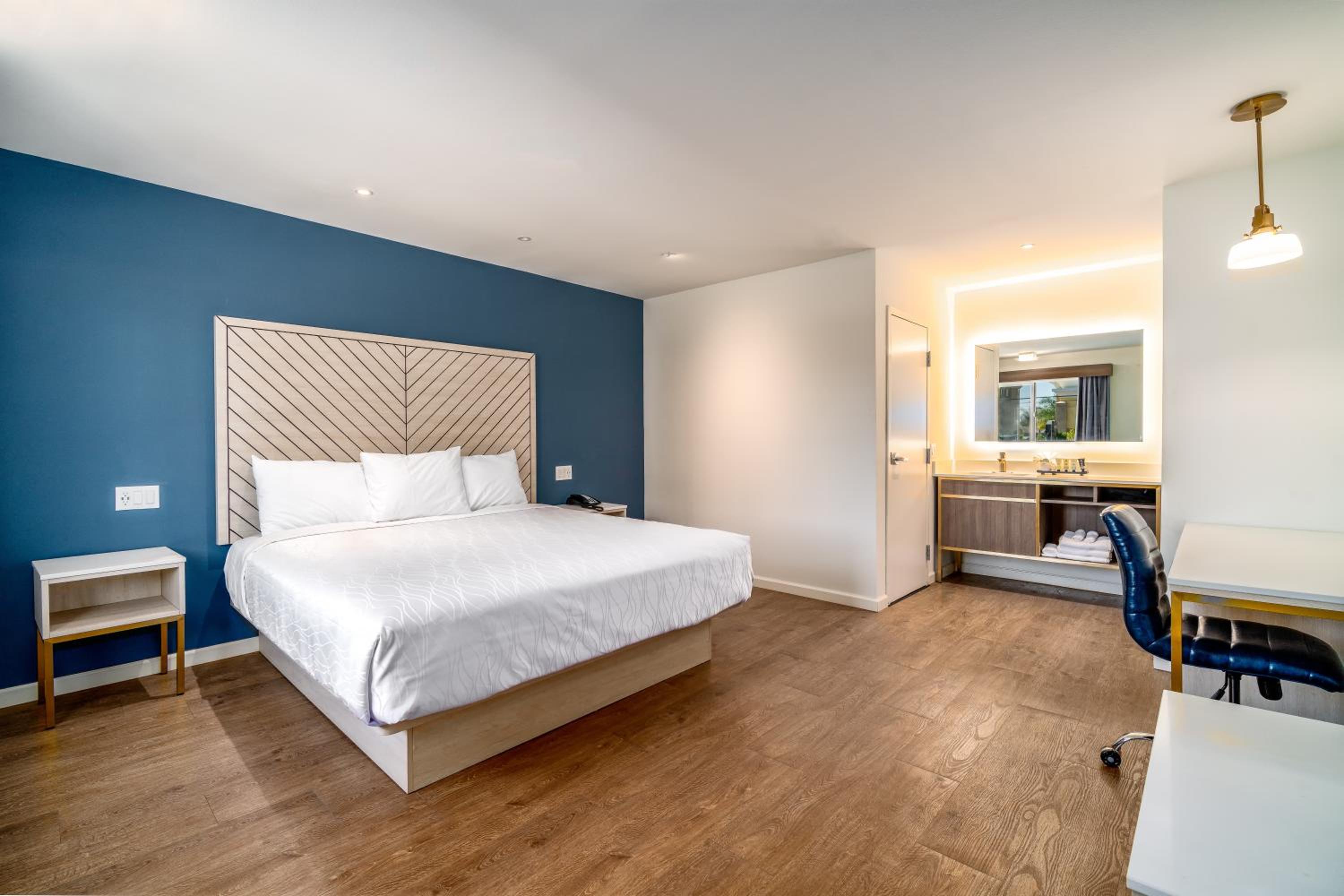 Фото Trend Hotel at Lax Airport