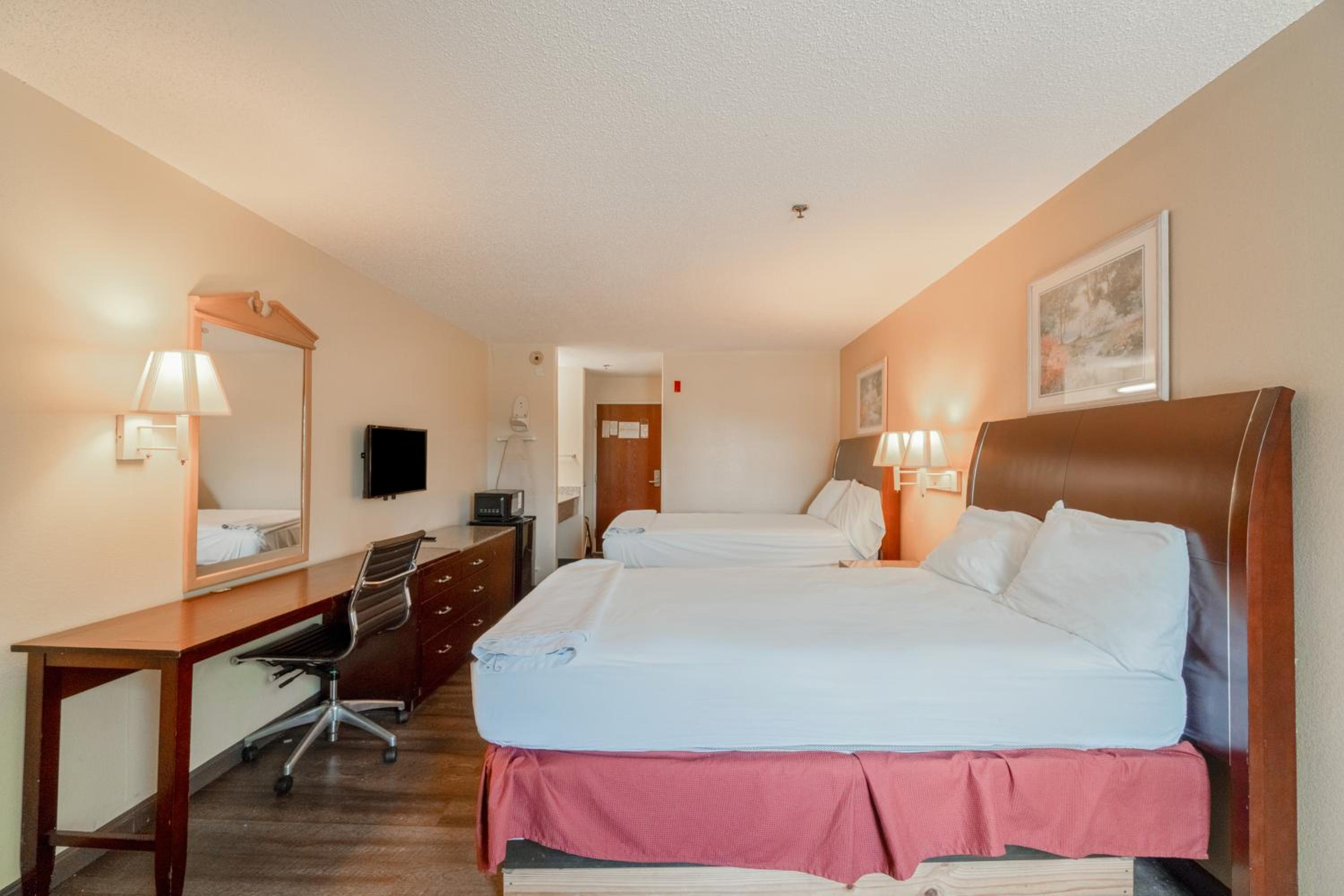 Фото Fairway Inn La Porte