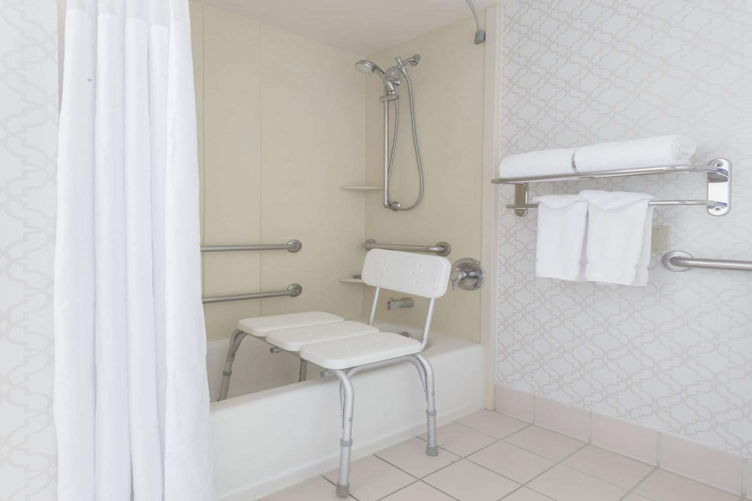 Фото Hawthorn Suites by Wyndham Livermore Wine Country