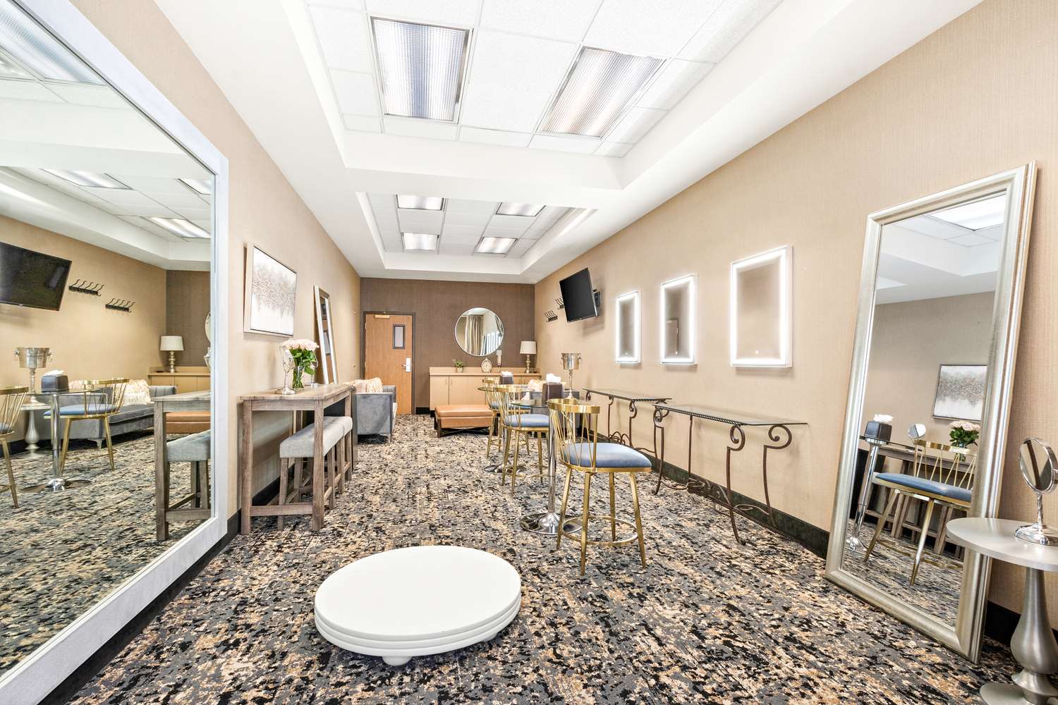 Фото Hampton Inn & Suites Phoenix-Goodyear