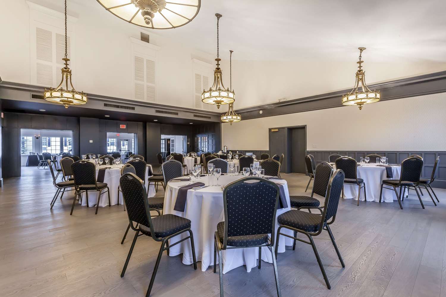 Фото Aurora Inn Hotel and Event Center, Ascend Hotel Collection