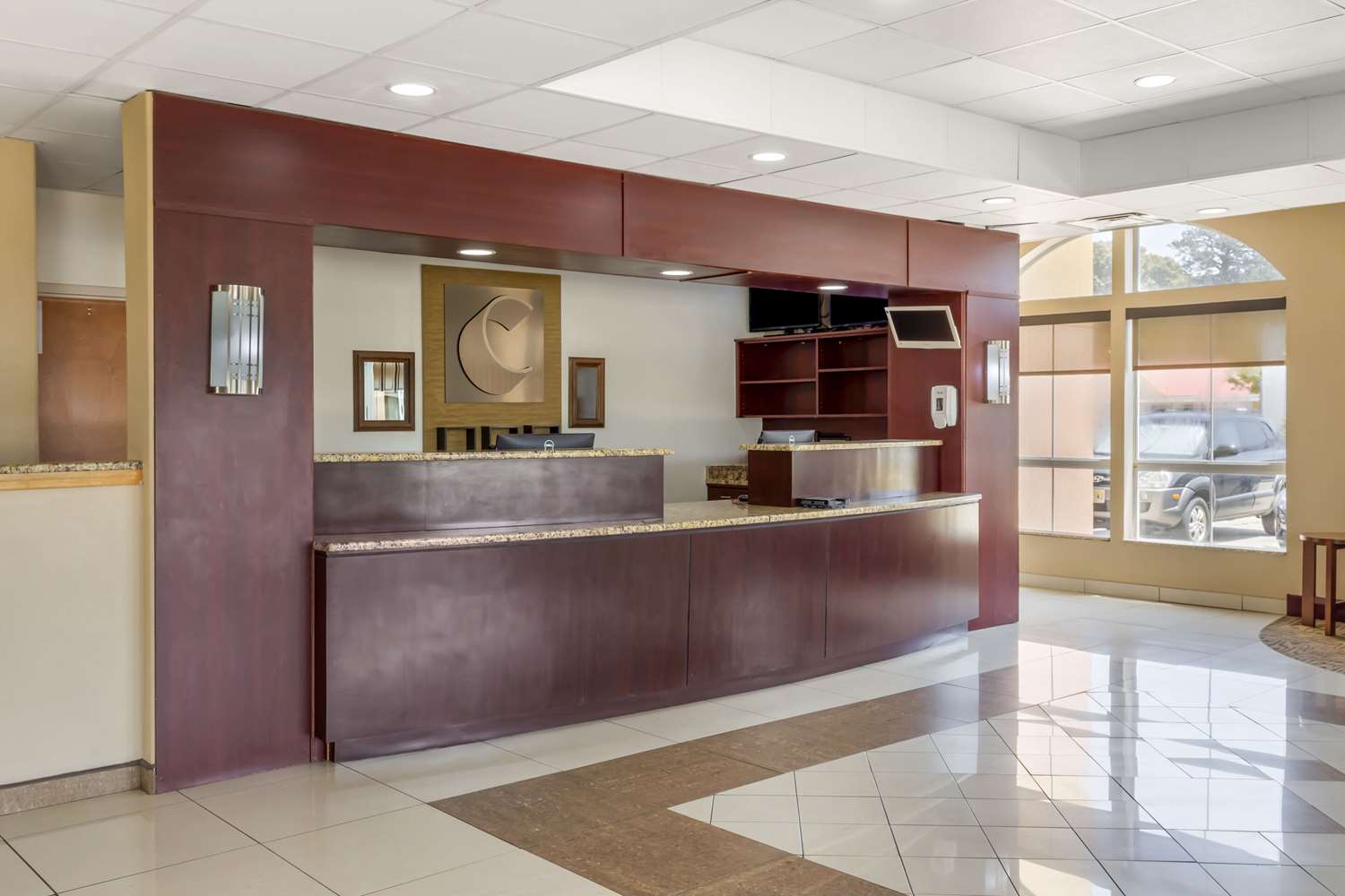 Фото Comfort Inn & Suites Chesapeake - Portsmouth