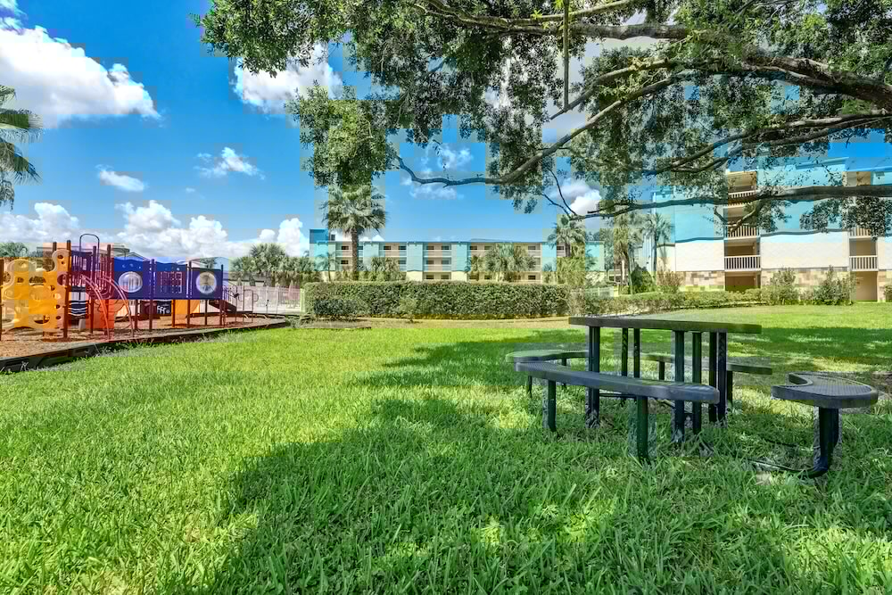 Фото SureStay Plus by Best Western Orlando International Drive