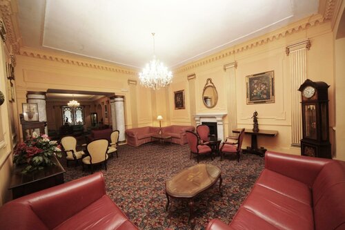 Гостиница Bristol Hotel в Гибралтаре