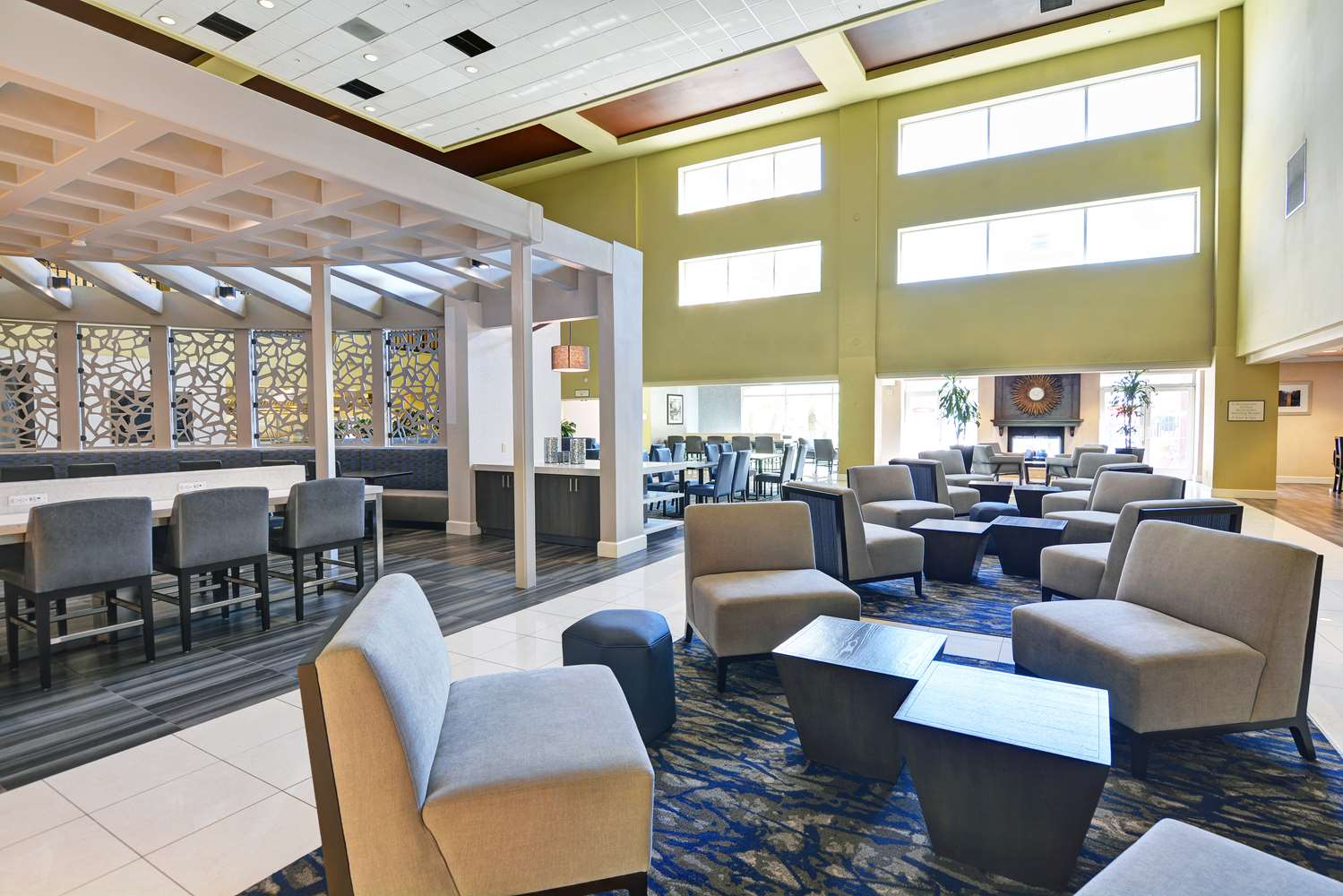 Фото Embassy Suites by Hilton Valencia