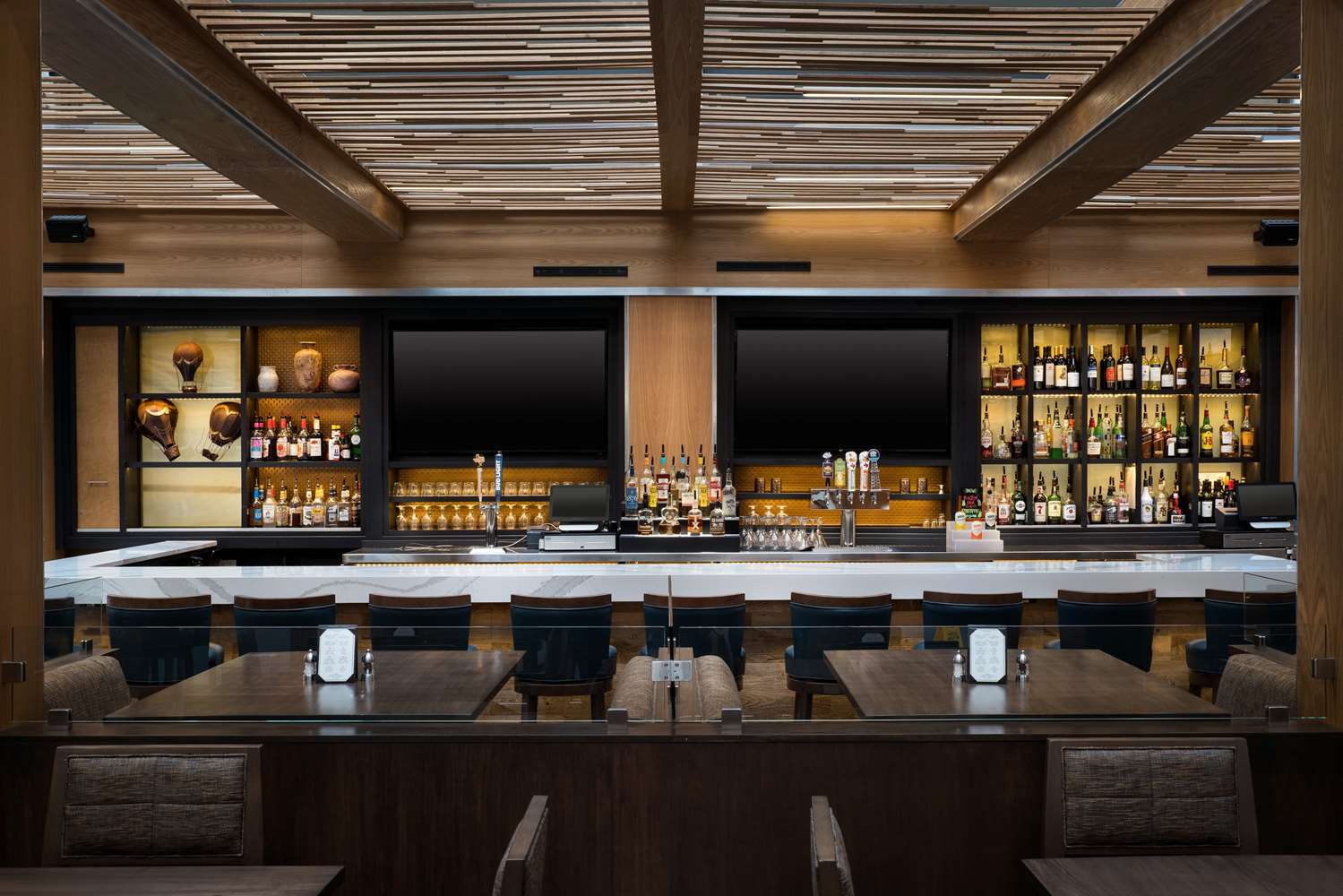 Фото Embassy Suites by Hilton Austin Central