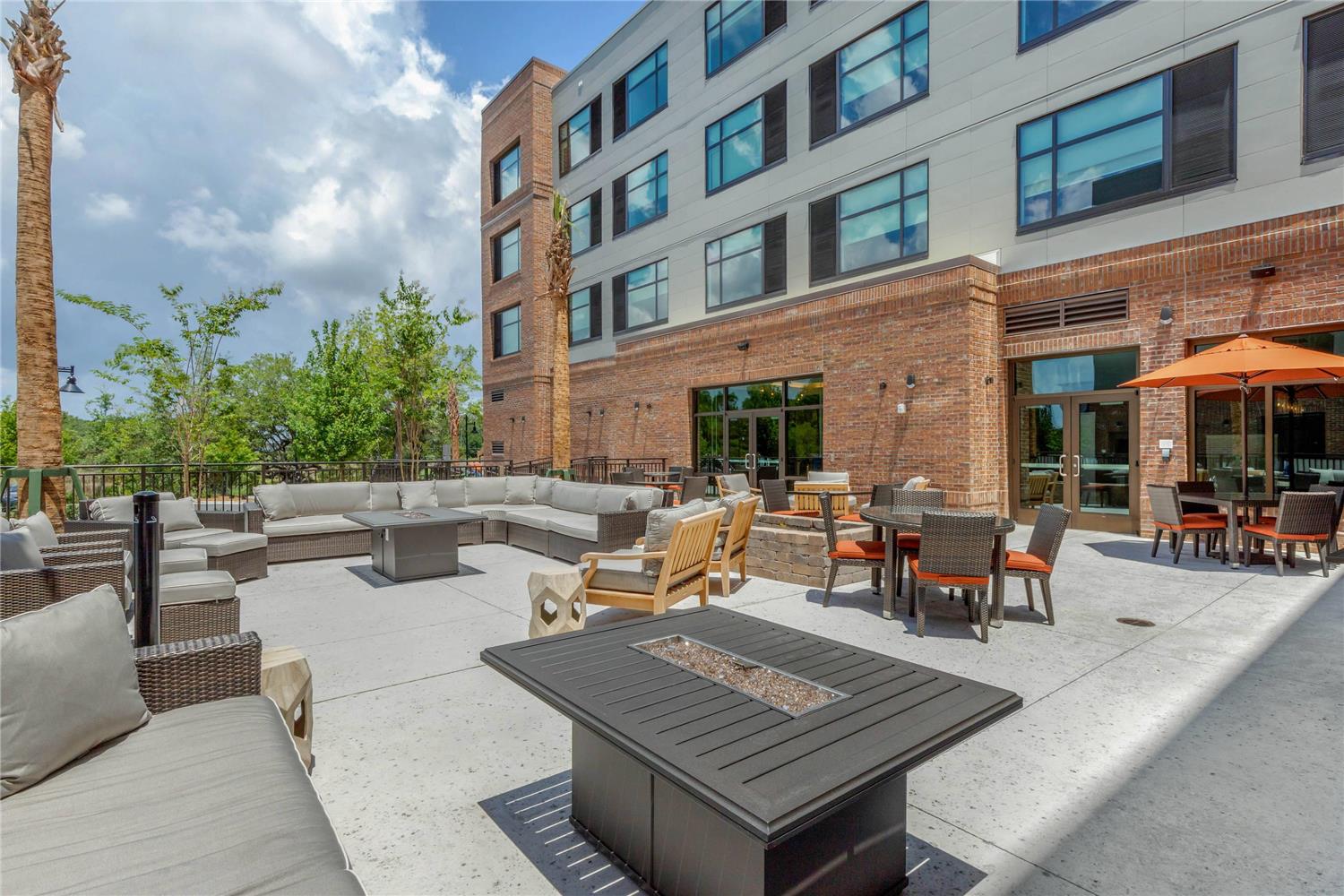 Фото Cambria Hotel Charleston Riverview