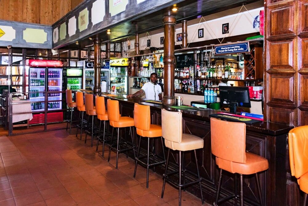 Фото Mountains of the Moon Hotel