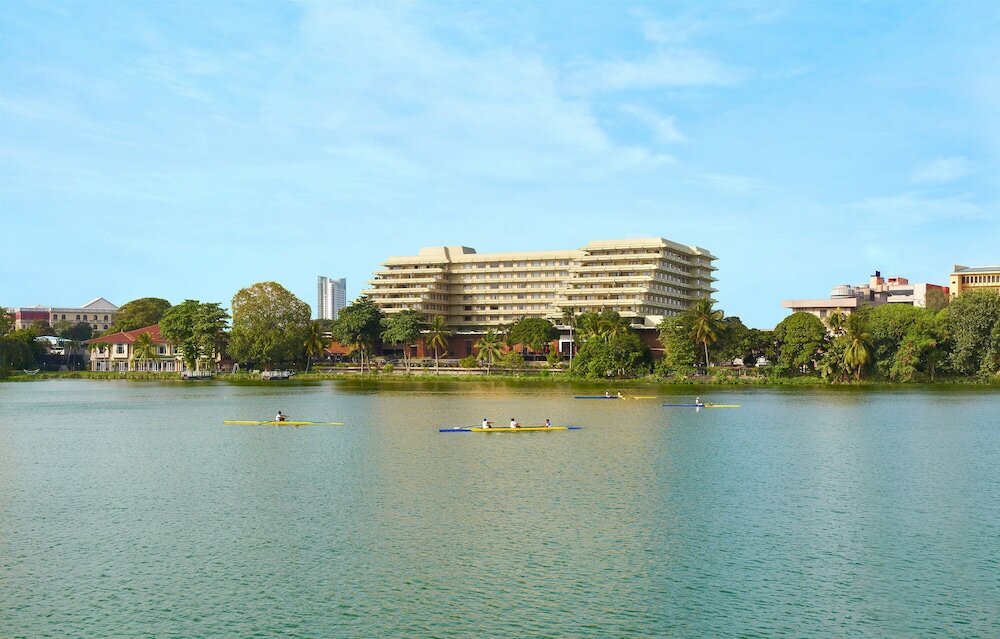 Фото Cinnamon Lakeside Colombo