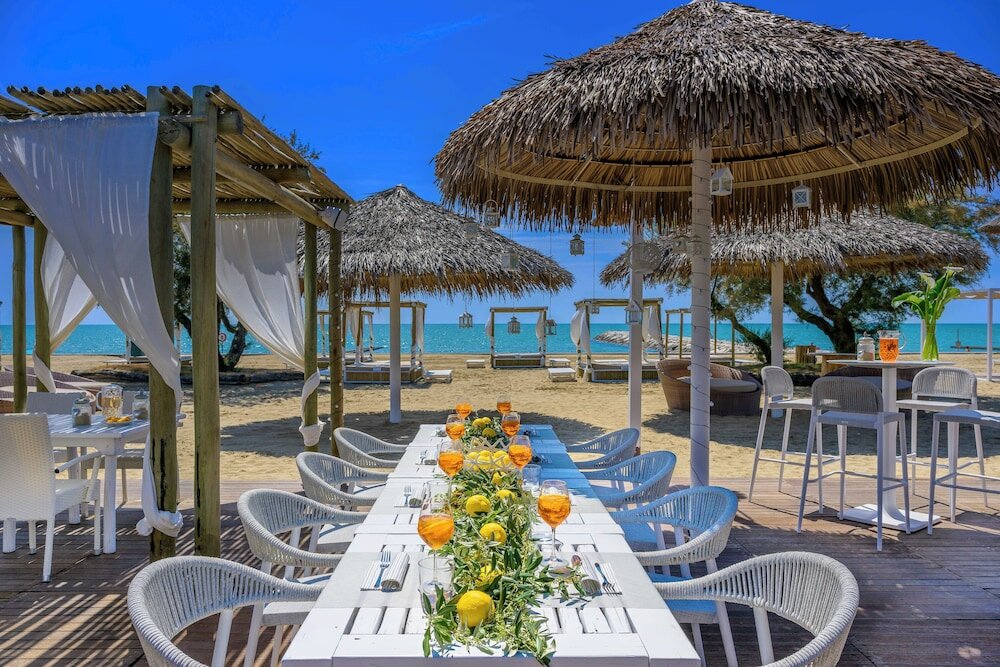 Фото Pareus Beach Resort