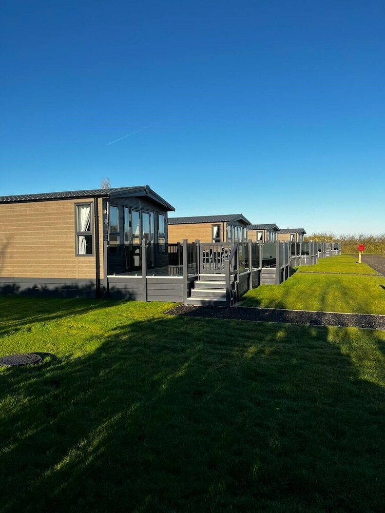 Фото The Brackenborough Hotel