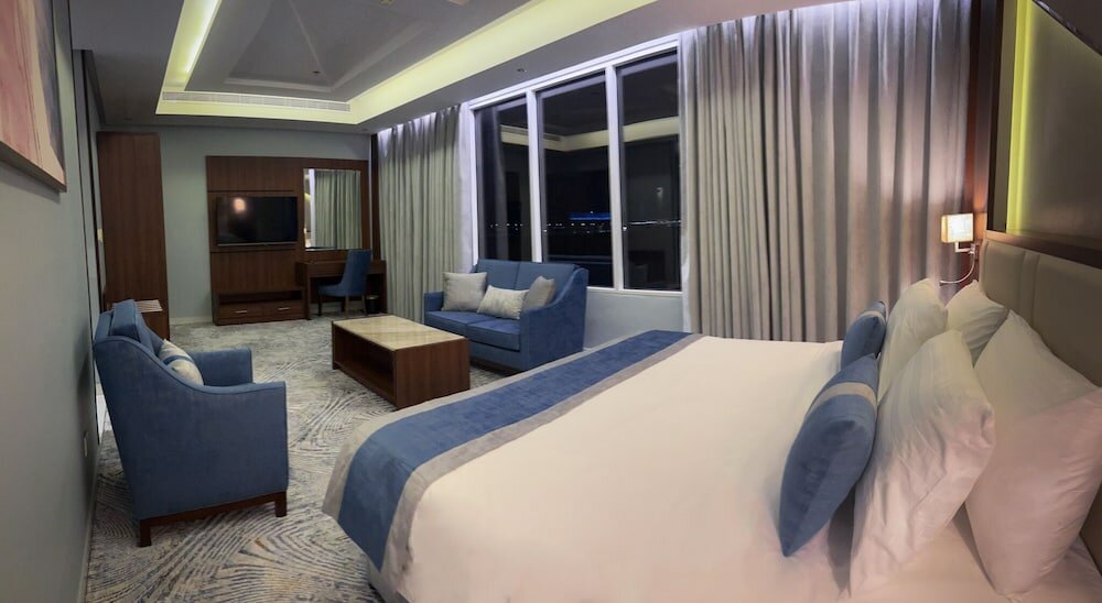 Фото Level Nine Hotel