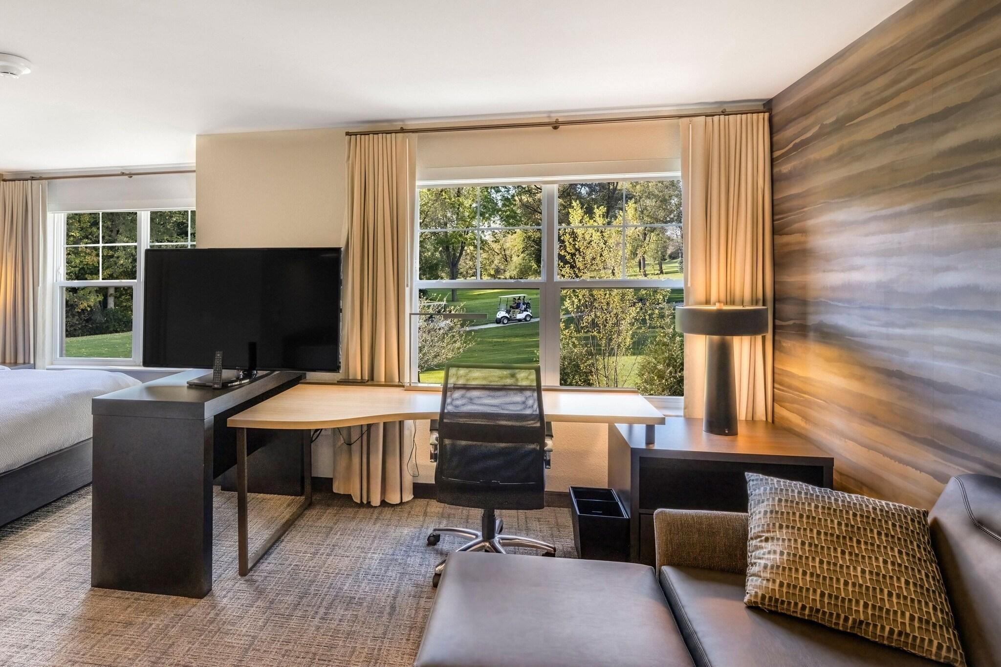 Фото Residence Inn by Marriott Milwaukee Brookfield