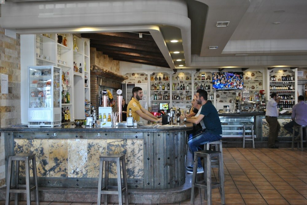 Фото Hotel Restaurante Dama de Baza