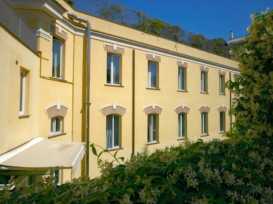 Фото Ateneo Garden Palace