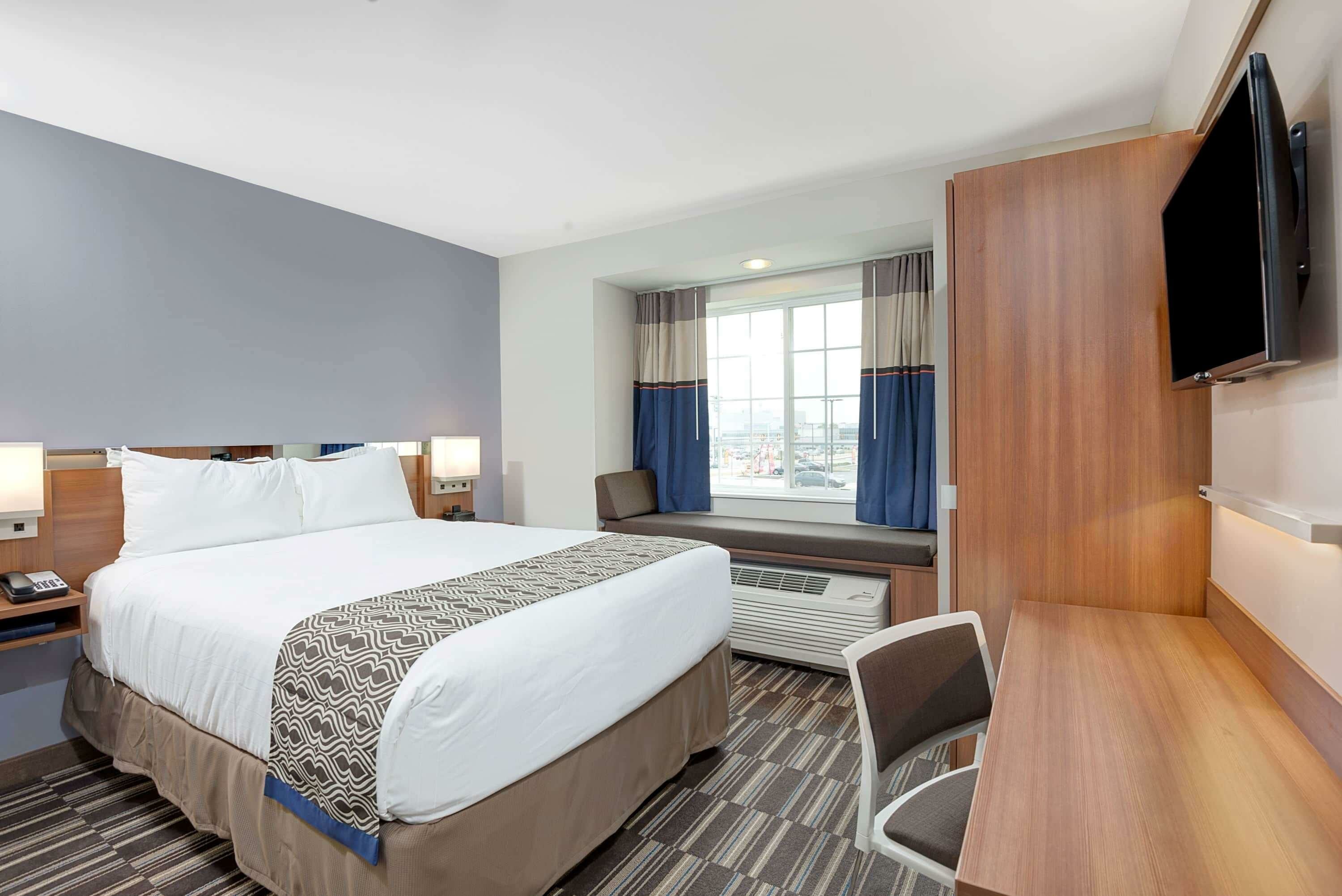 Фото Microtel Inn & Suites by Wyndham Philadelphia Airport Ridley
