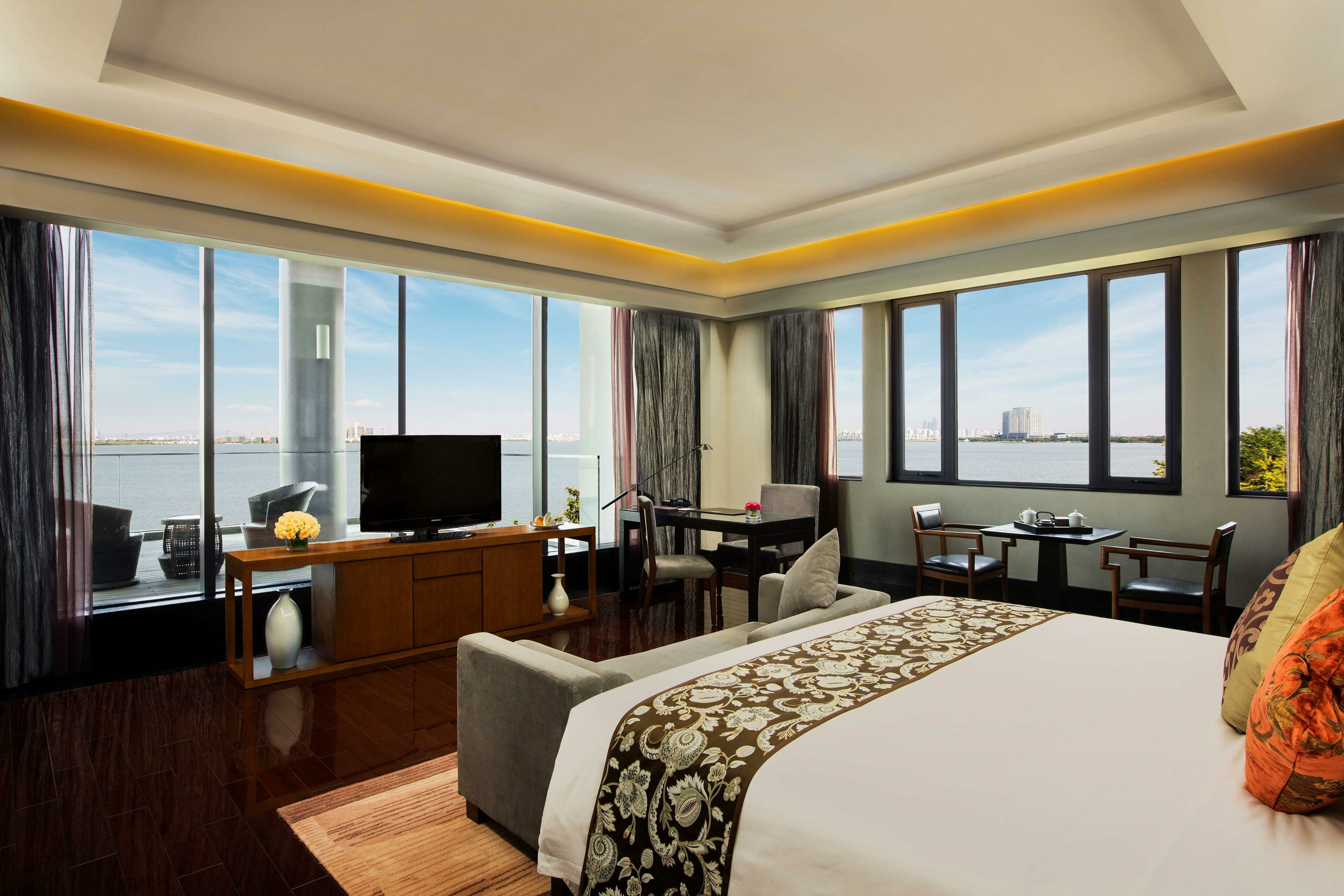 Фото Worldhotel Grand Dushulake Suzhou