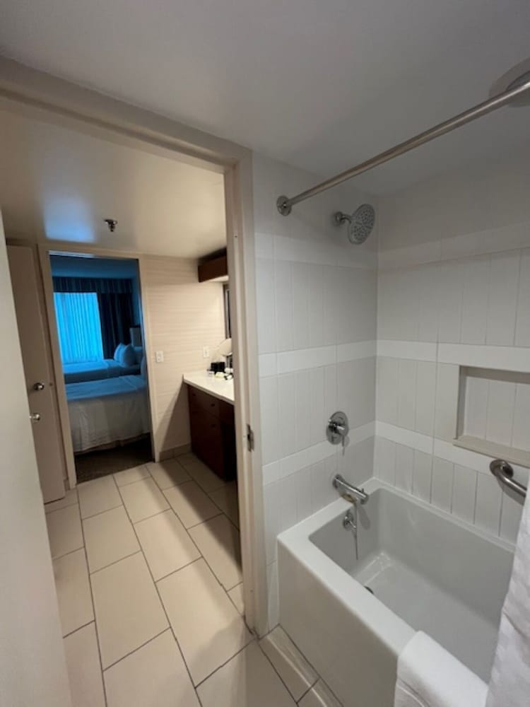 Фото Cambridge Suites Toronto