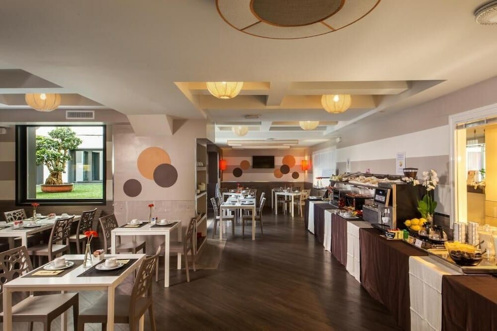Фото Hotel Domidea