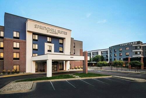 Гостиница SpringHill Suites by Marriott Sioux Falls в Су-Фолсе